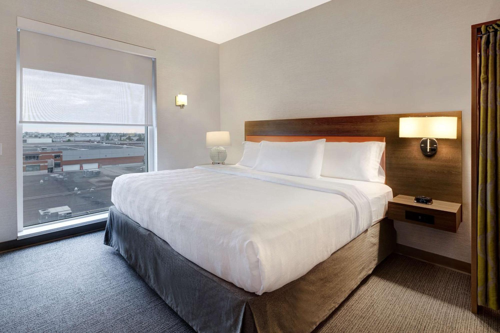 Home2 Suites By Hilton Montreal Dorval Exterior foto